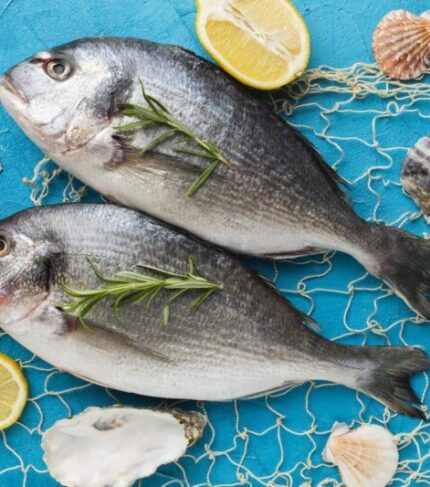 Dorada intreaga, eviscerata (300-400g)